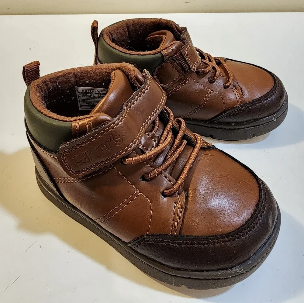 Carter's baby's brown booties size 5.5M